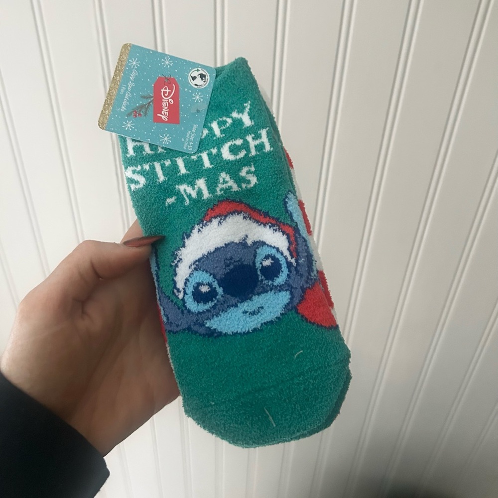 ⭐️ NEW Disney Green Stitch Holiday Christmas Fuzzy Socks Set